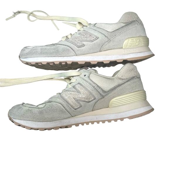 New Balance Women's 574 Gray Beige Sparkly Size 9‎ - Picture 1 of 8